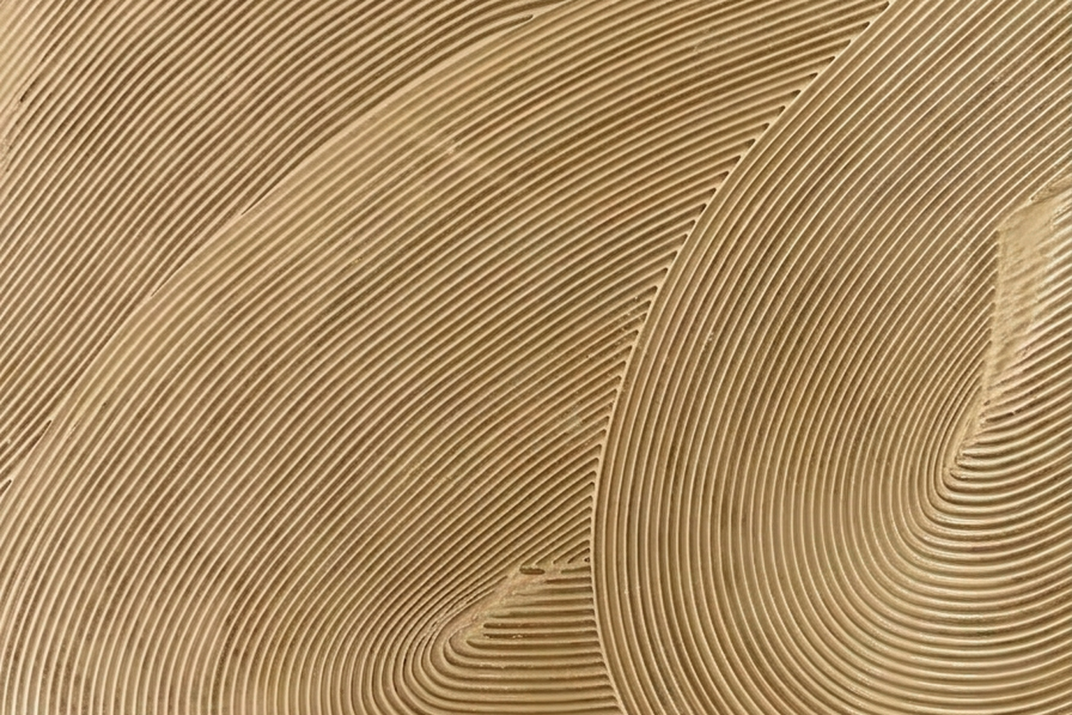 Professional adhesive application ridges
